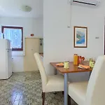 Vlatko Apartment *